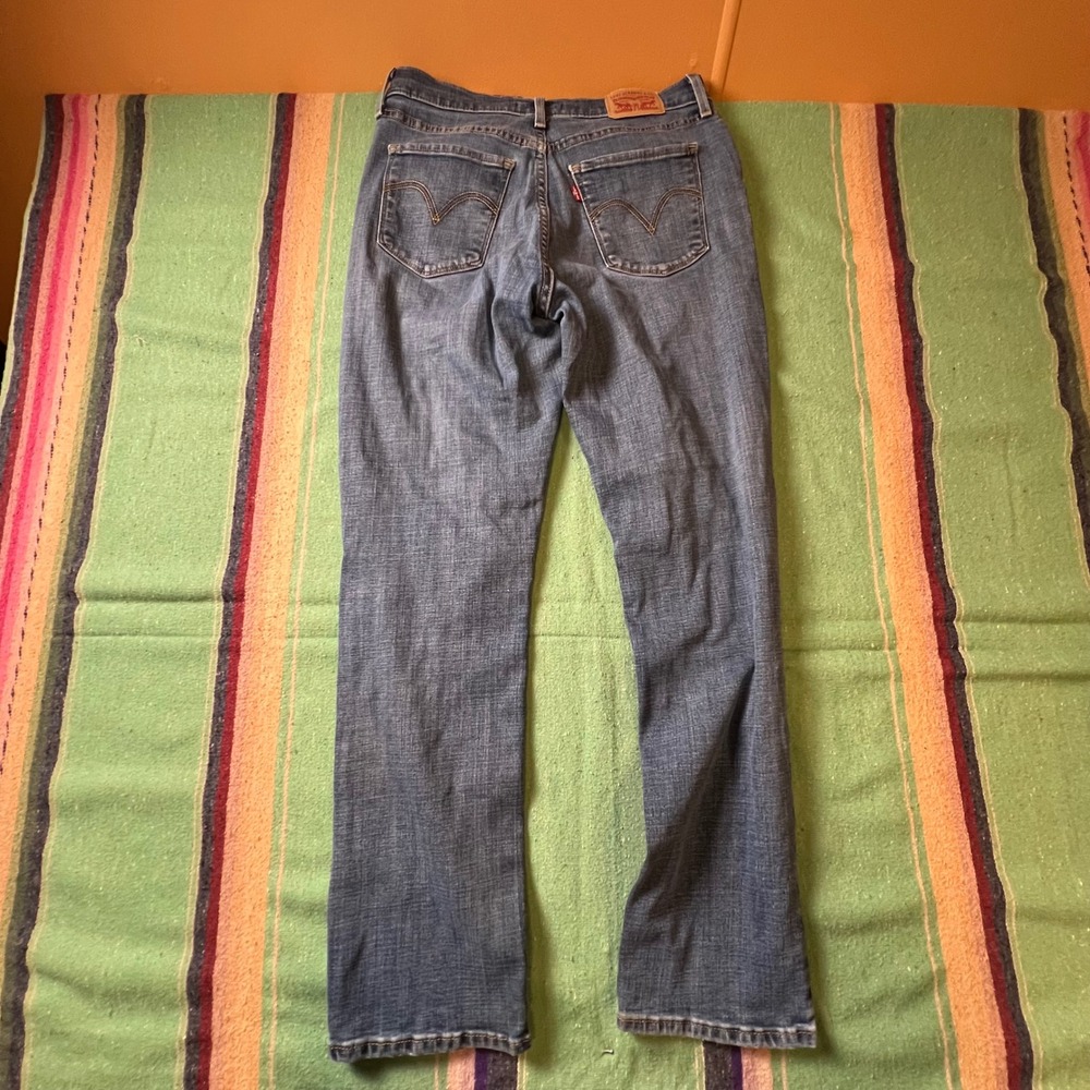 Levis Classic Straight Jeans Womens 6 W28 L30 Medium Wash Denim Pants